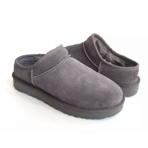 Ugg women size 10 slippers NEW NO BOX